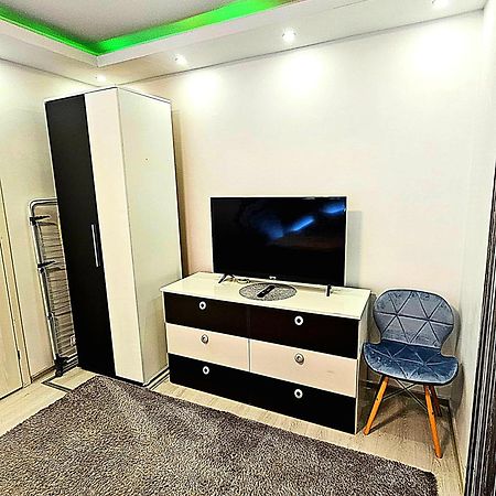 Luxury Paul Apartment Green, Private & Accessible Брашов Екстериор снимка